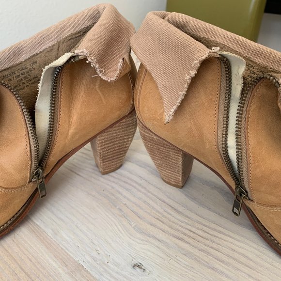 J shoes Saloon Ankle Boots, size 40 or 9.5 - Picture 5 of 7